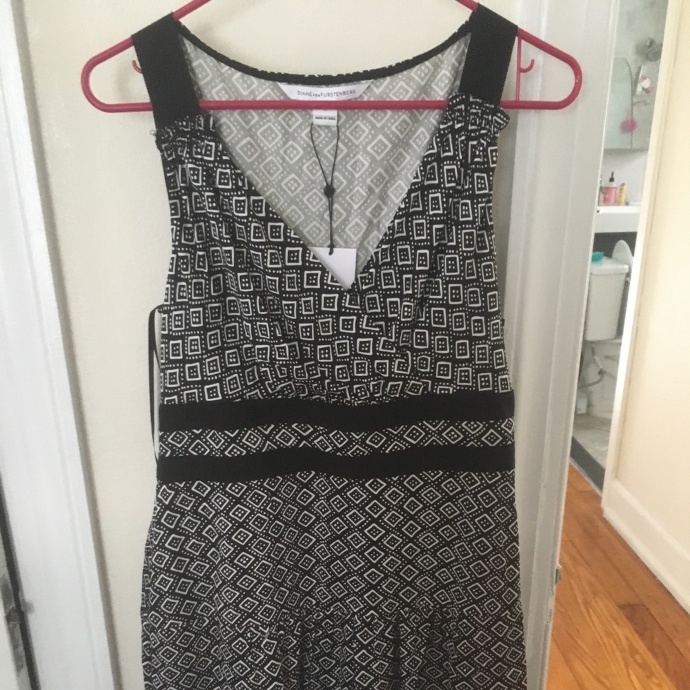 NWT DVF Eugenia silk shift dress black and white